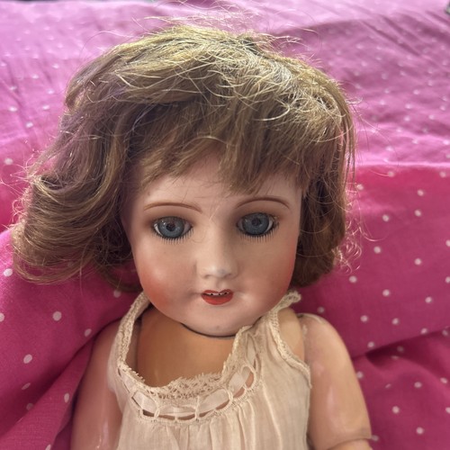 Jolie poupée ancienne unis - jolie,